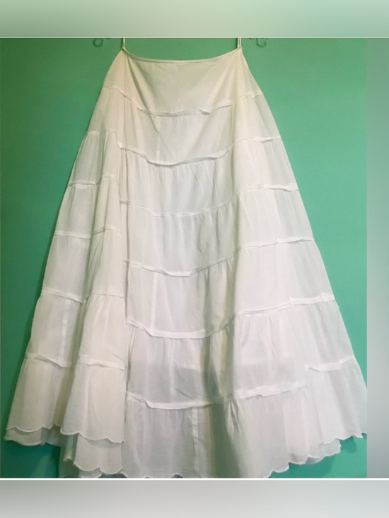 Dresses & Skirts - Gorgeous Skirt for Summer